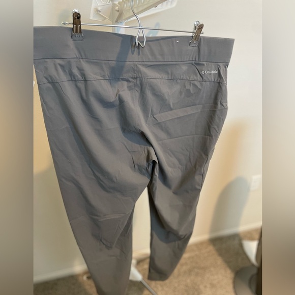 Columbia Charcoal Gray Sportswear Woman’s pants - Picture 3 of 3
